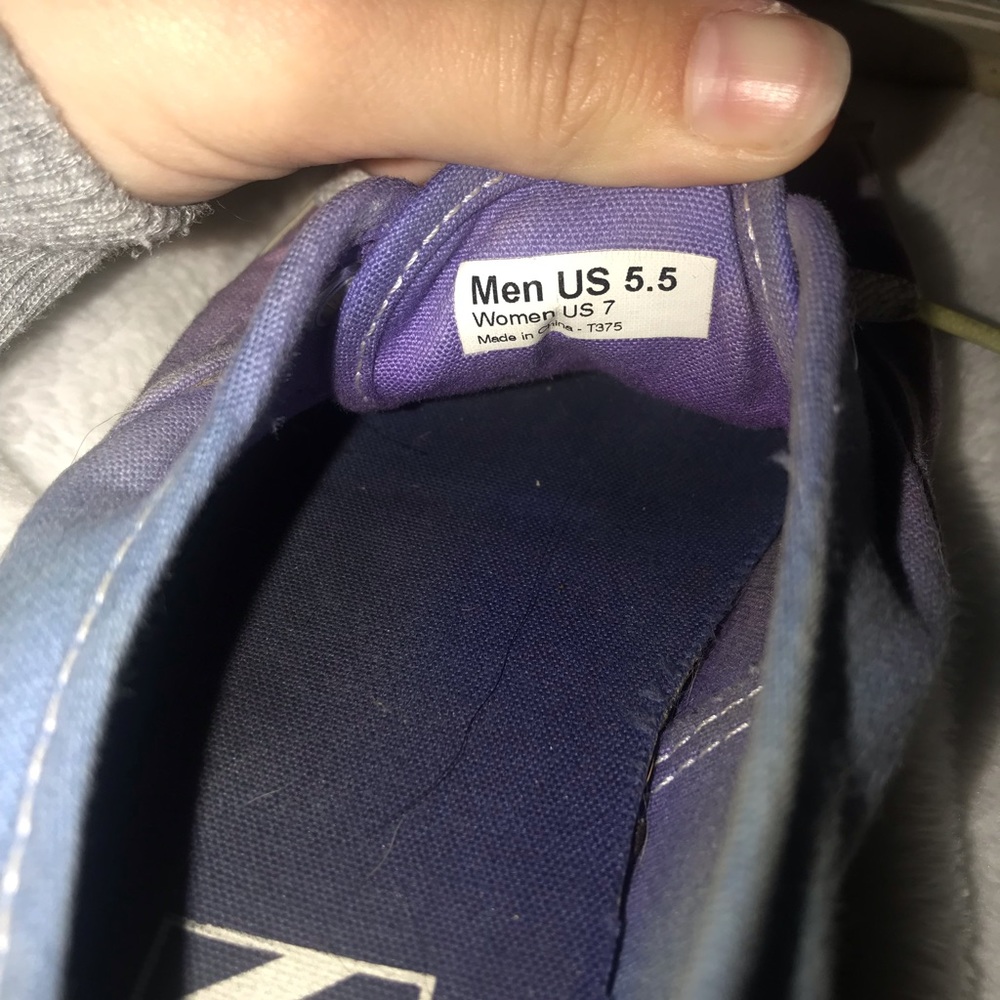 Vans - Picture 3 of 4